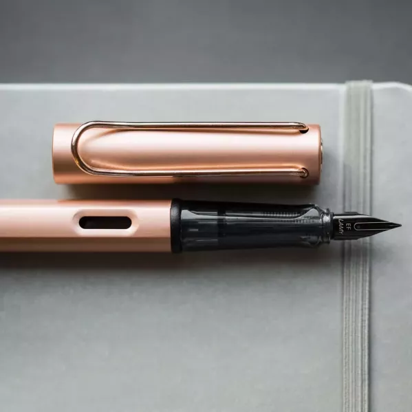 https://www.tintadlaplastykow.pl/gfx/groups/group_13191/t599_Pioro-Lamy-Lx-Rose-Gold_l.webp