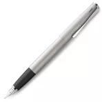 https://www.tintadlaplastykow.pl/gfx/photos/offer_45925671/pioro-lamy-studio-brushed-f-067_4_113373231125421.webp