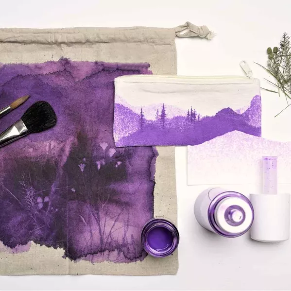 https://www.tintadlaplastykow.pl/gfx/photos/offer_64764761/farba-do-jedwabiu-kreul-javana-silk-paint-50-ml-8105-violet_4_743592653095621.webp